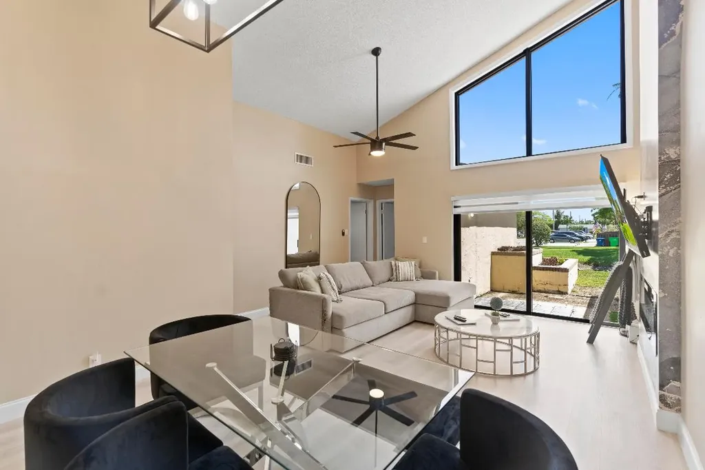 10650 NW 30th Place Sunrise FL 33322