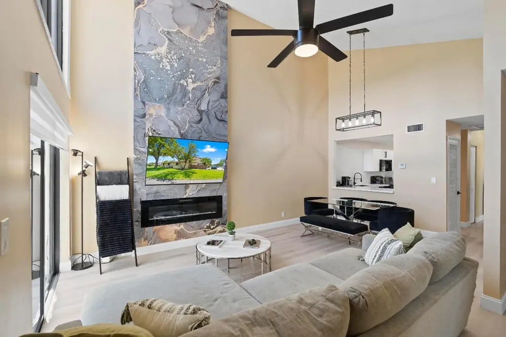 10650 NW 30th Place Sunrise FL 33322