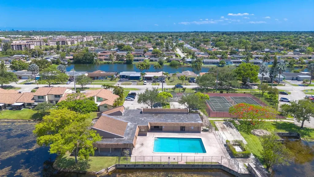 10650 NW 30th Place Sunrise FL 33322