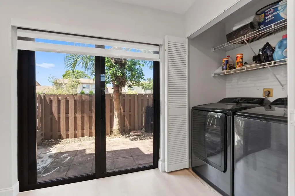 10650 NW 30th Place Sunrise FL 33322
