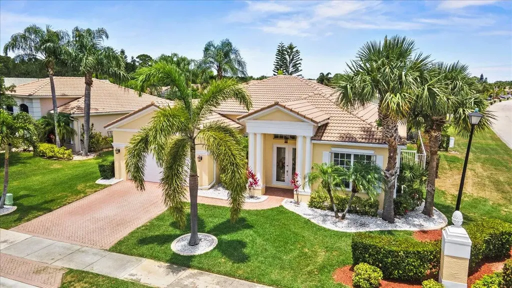 620 SW Long Key Court Port St Lucie FL 34986
