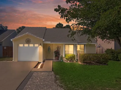6081 Strawberry Fields Way Lake Worth FL 33463