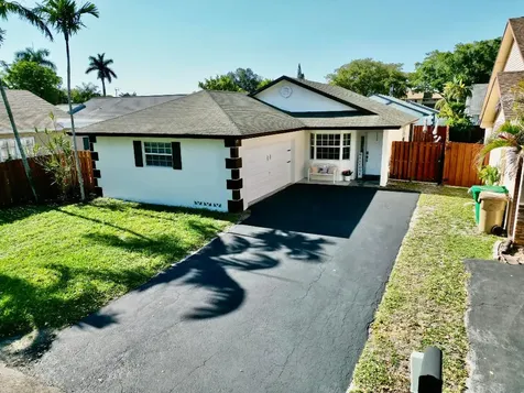 8421 SW 41st Court Davie FL 33328