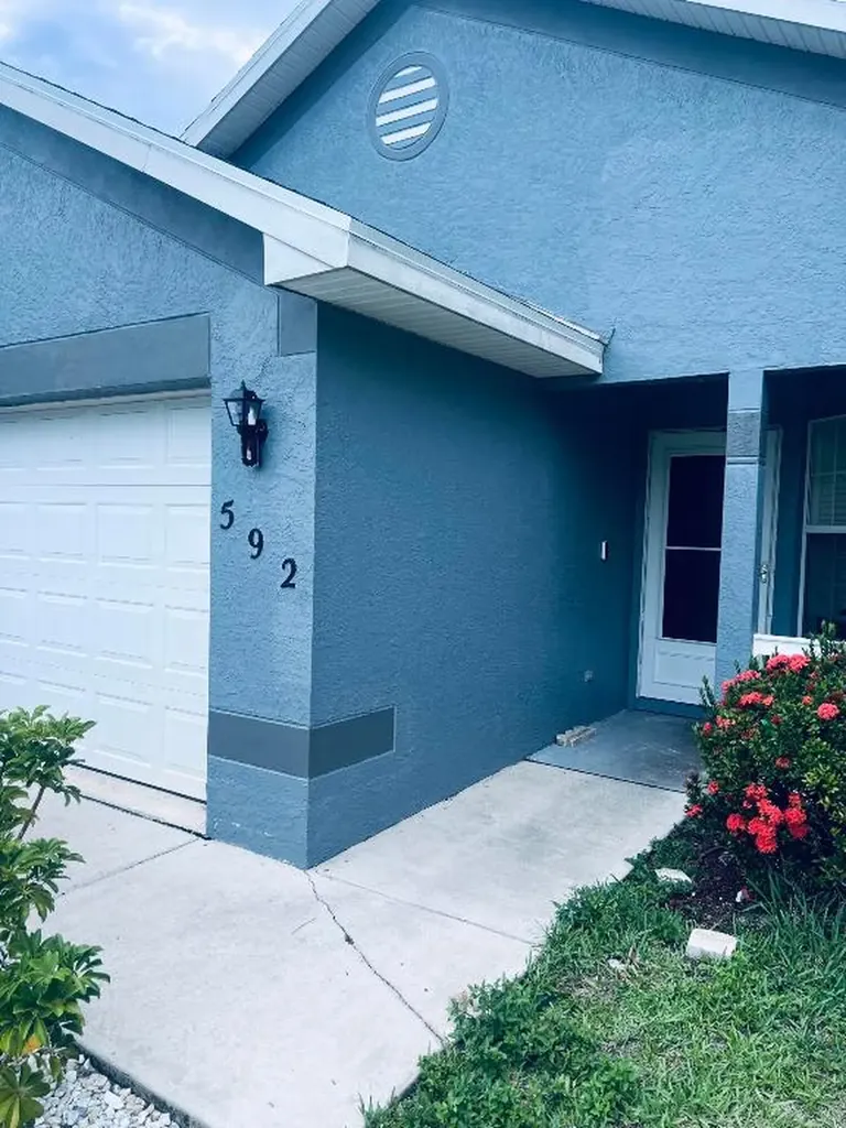 592 NW Turton Terrace Port St Lucie FL 34983
