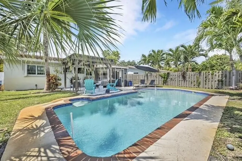 371 NE 41st Street Oakland Park FL 33334