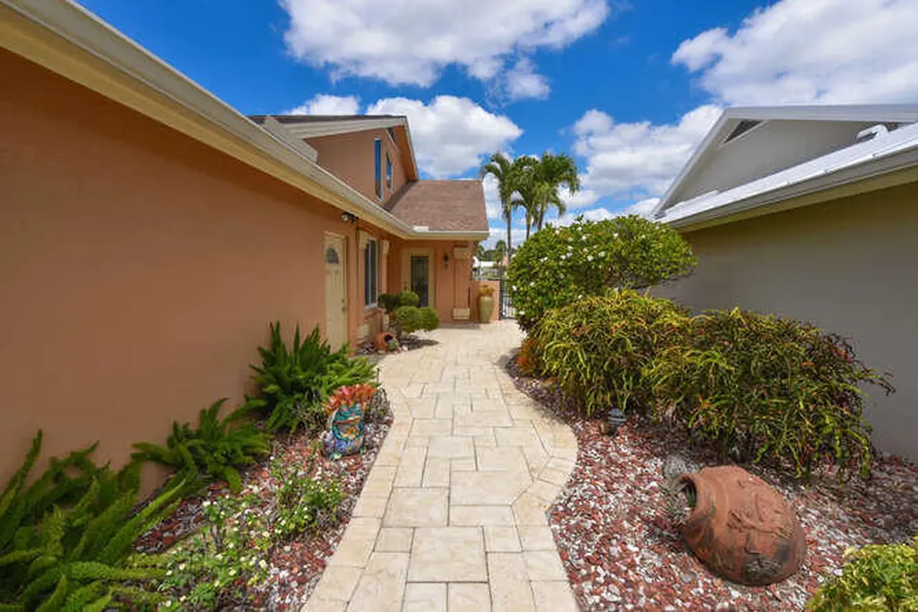 150 Beach Summit Court Jupiter FL 33477