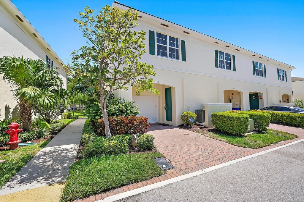 259 SW 7th Court Pompano Beach FL 33060