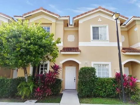 5927 Riverside Avenue Tamarac FL 33321