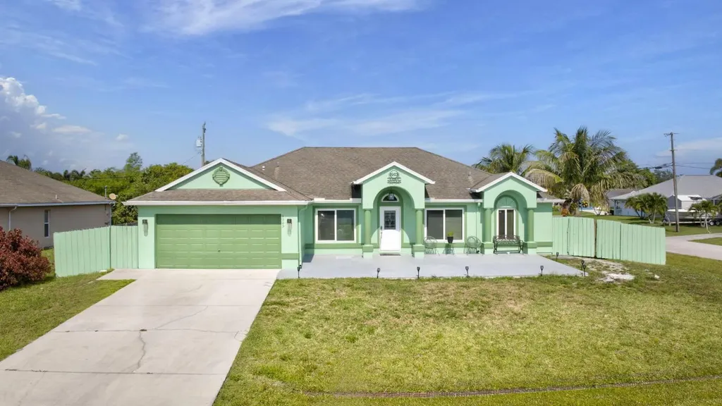 1985 SW Beard Street Port St Lucie FL 34953