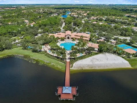 1043 Vintner Boulevard Palm Beach Gardens FL 33410