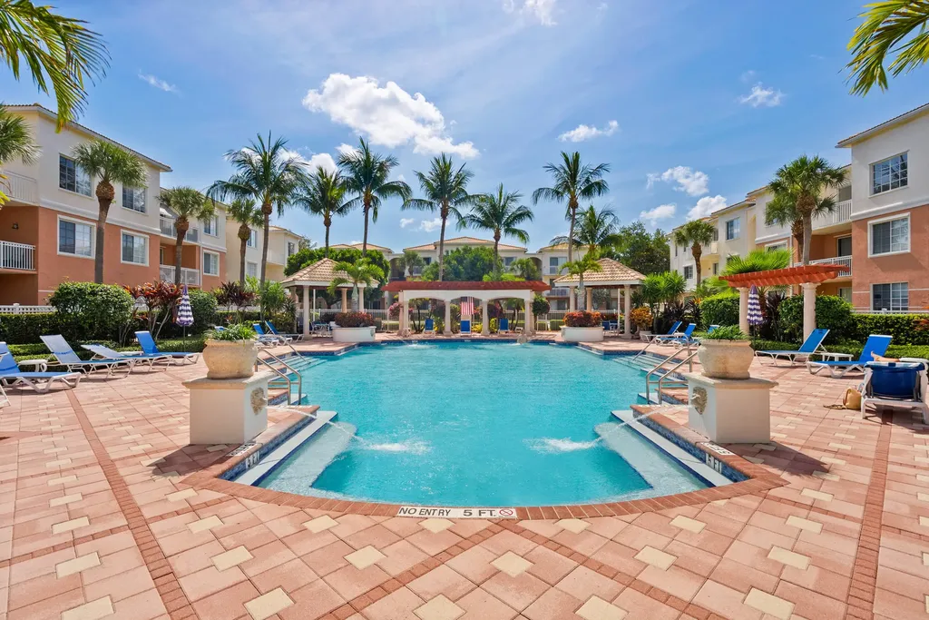 3303 Myrtlewood Circle E Palm Beach Gardens FL 33418