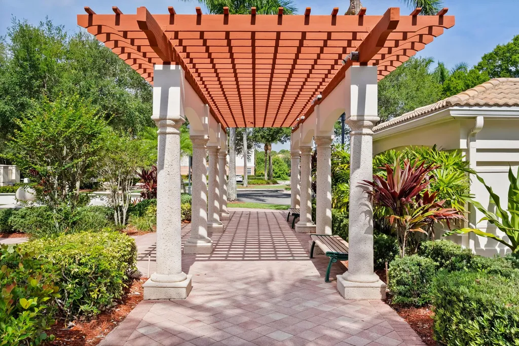 3303 Myrtlewood Circle E Palm Beach Gardens FL 33418