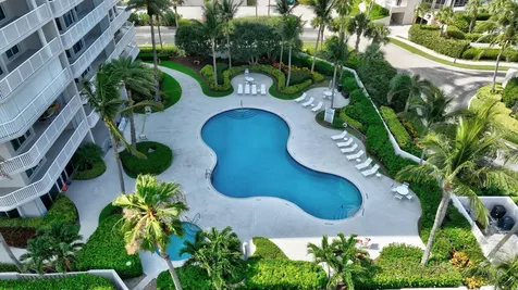 5049 N Highway A1a Hutchinson Island FL 34949