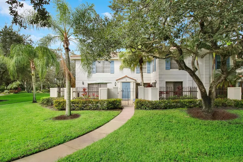 377 Prestwick Lane Palm Beach Gardens FL 33418