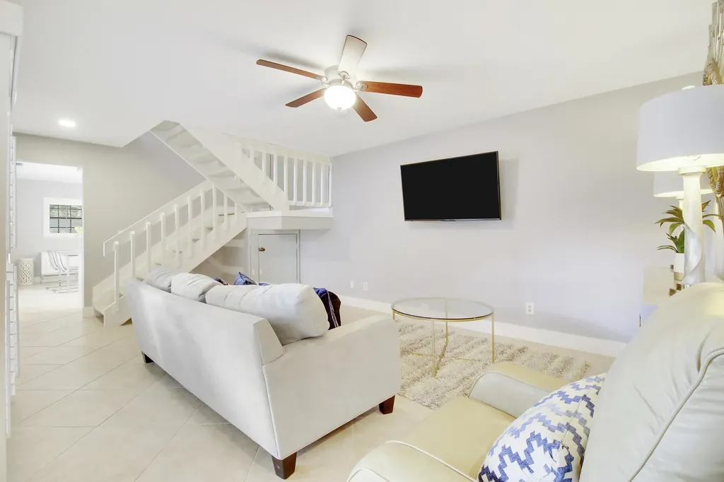 377 Prestwick Lane Palm Beach Gardens FL 33418