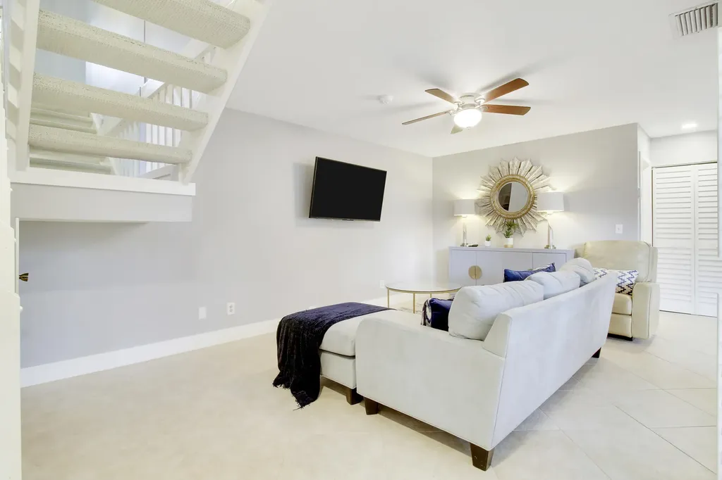 377 Prestwick Lane Palm Beach Gardens FL 33418