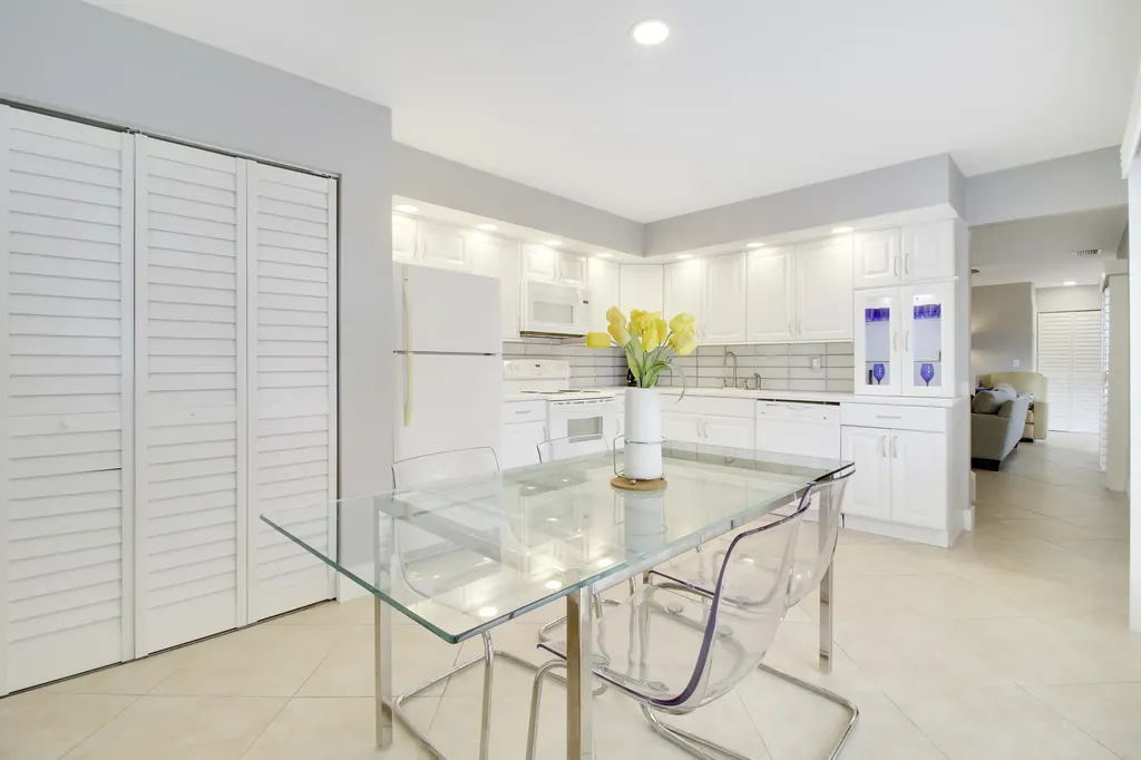 377 Prestwick Lane Palm Beach Gardens FL 33418