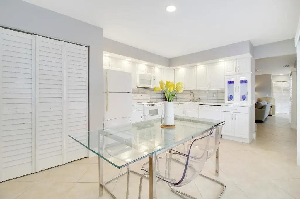 377 Prestwick Lane Palm Beach Gardens FL 33418