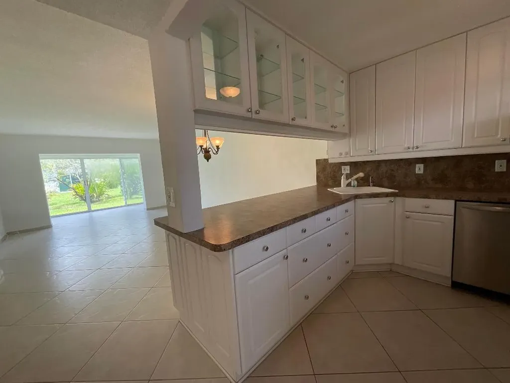 21 Abbey Lane Delray Beach FL 33446