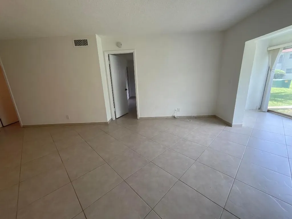 21 Abbey Lane Delray Beach FL 33446