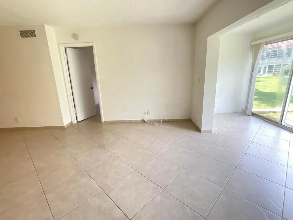 21 Abbey Lane Delray Beach FL 33446