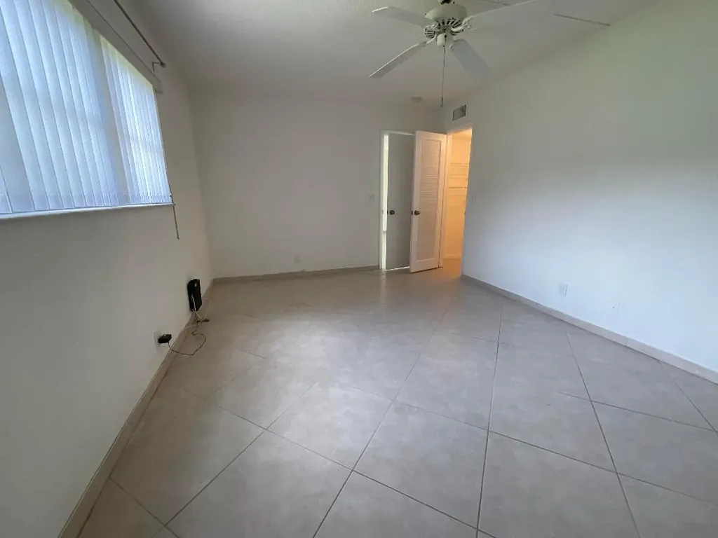 21 Abbey Lane Delray Beach FL 33446