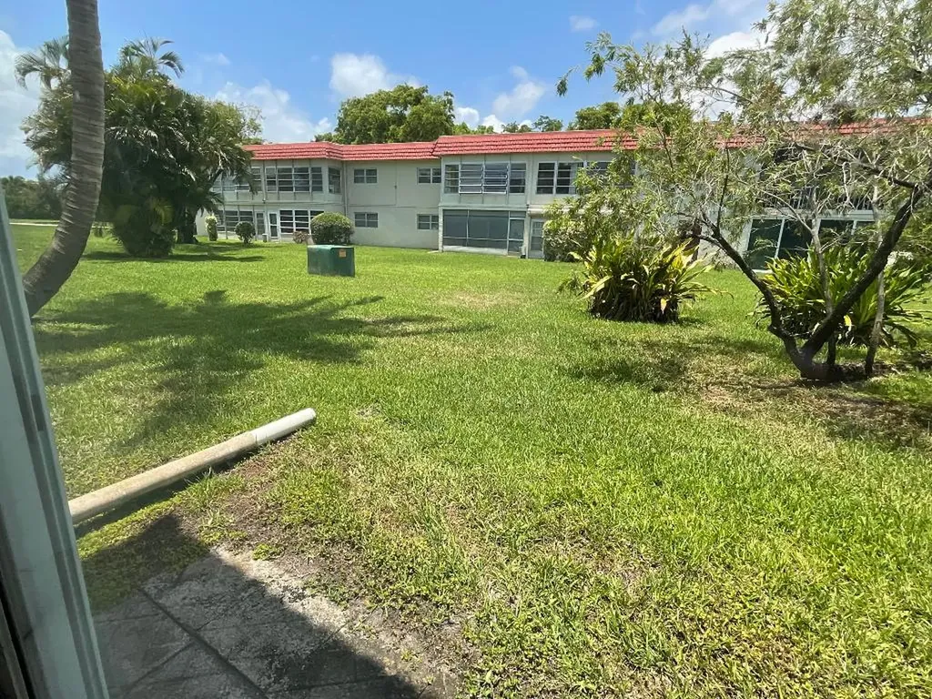 21 Abbey Lane Delray Beach FL 33446