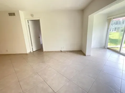 21 Abbey Lane Delray Beach FL 33446