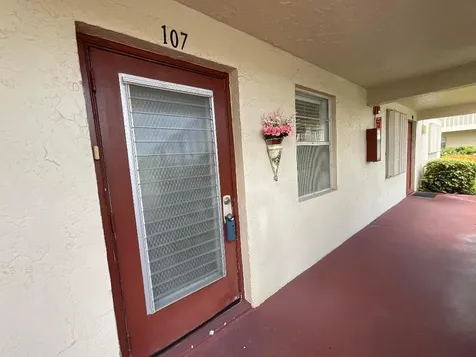 21 Abbey Lane Delray Beach FL 33446