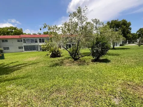 21 Abbey Lane Delray Beach FL 33446