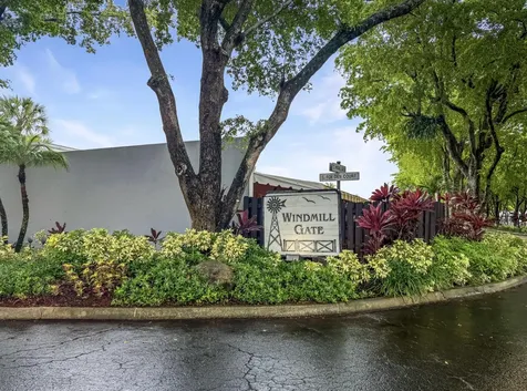 16506 Bridge End Road Miami Lakes FL 33014