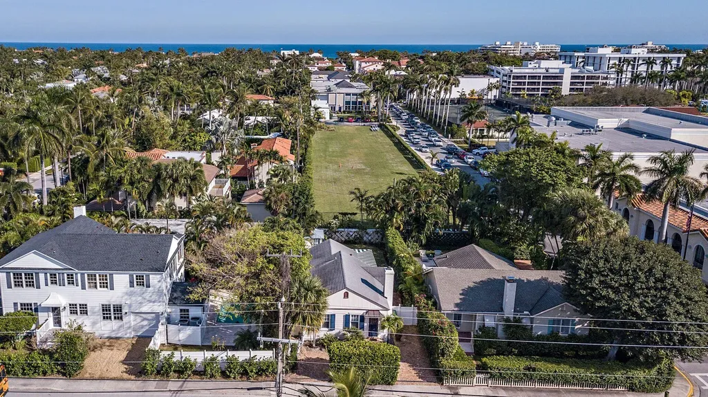 231 Cocoanut Row Palm Beach FL 33480