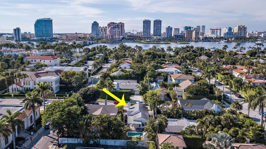 231 Cocoanut Row Palm Beach FL 33480