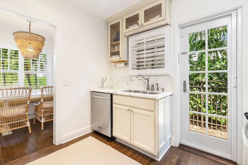 231 Cocoanut Row Palm Beach FL 33480