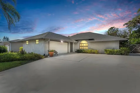 2356 SE Calcutta Circle Port St Lucie FL 34952