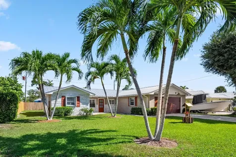 8053 SE Carlton Street Hobe Sound FL 33455