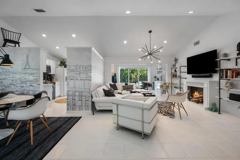 2252 Las Casitas Drive Wellington FL 33414