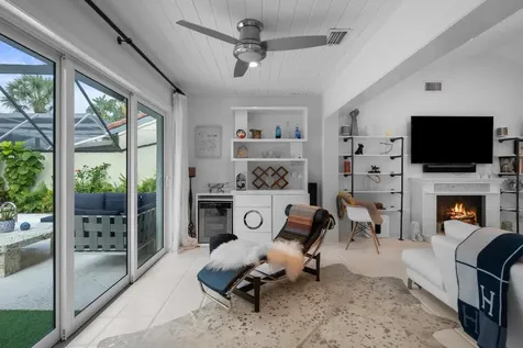 2252 Las Casitas Drive Wellington FL 33414