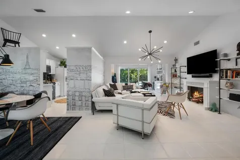 2252 Las Casitas Drive Wellington FL 33414
