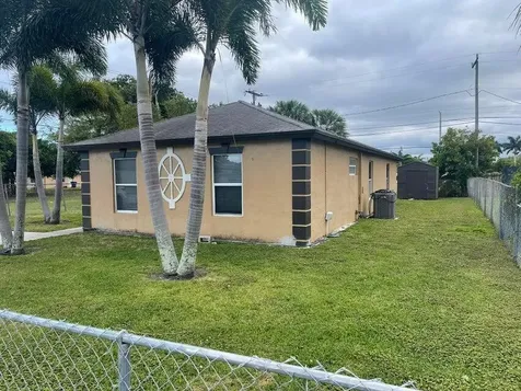 1105 W 9th Street Riviera Beach FL 33404