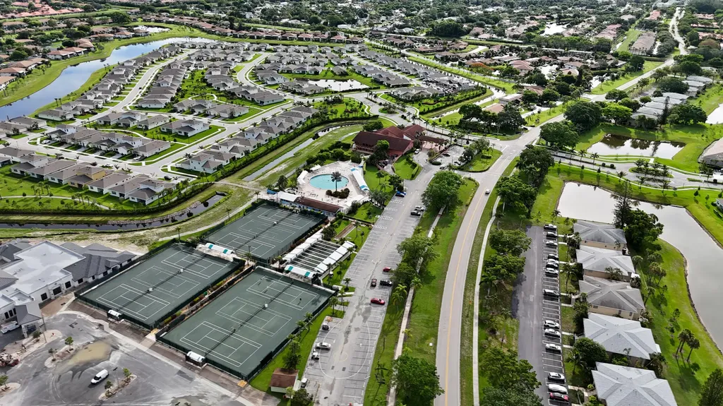 13623 Via Aurora Delray Beach FL 33484