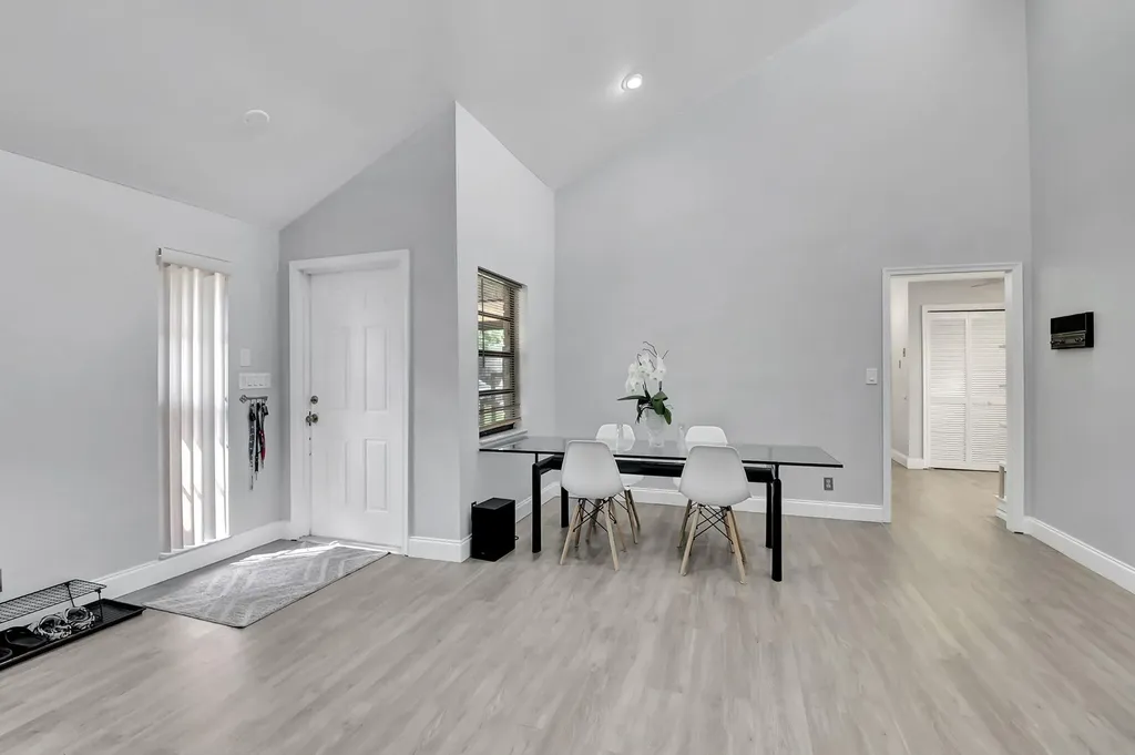 10204 Camelback Lane Boca Raton FL 33498
