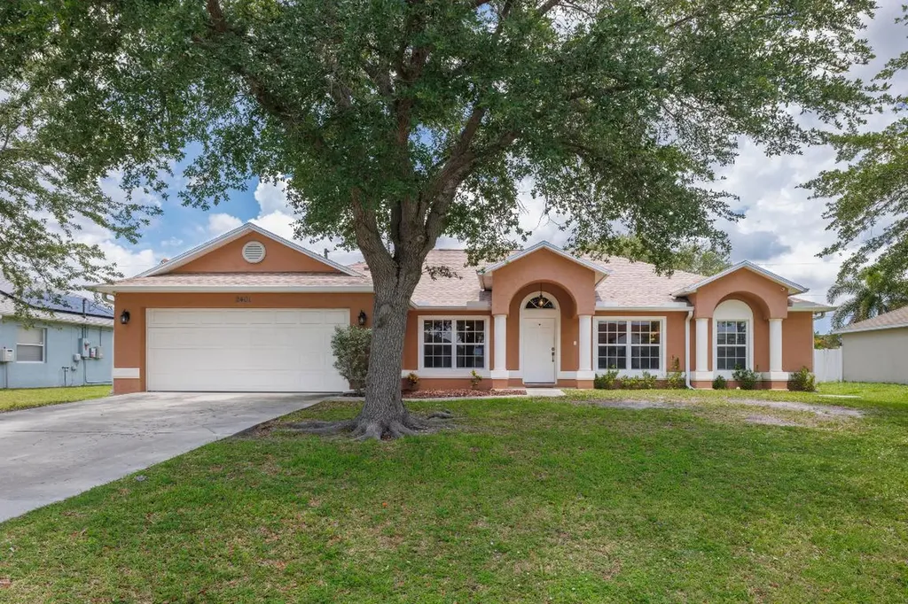 2401 SW Santana Avenue Port St Lucie FL 34953