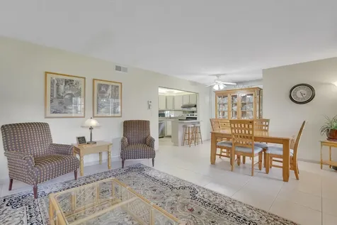 331 Knotty Pine Circle Greenacres FL 33463