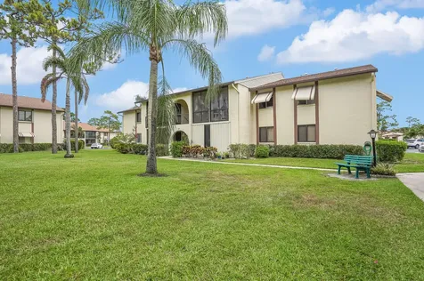 331 Knotty Pine Circle Greenacres FL 33463
