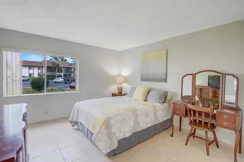 331 Knotty Pine Circle Greenacres FL 33463