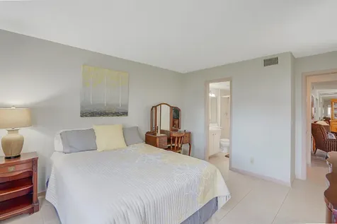 331 Knotty Pine Circle Greenacres FL 33463