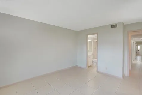 331 Knotty Pine Circle Greenacres FL 33463