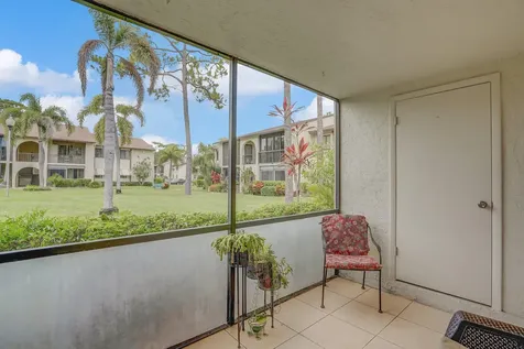 331 Knotty Pine Circle Greenacres FL 33463