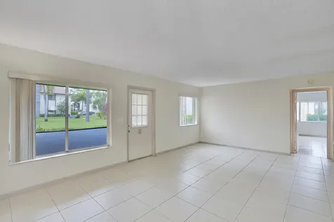 331 Knotty Pine Circle Greenacres FL 33463